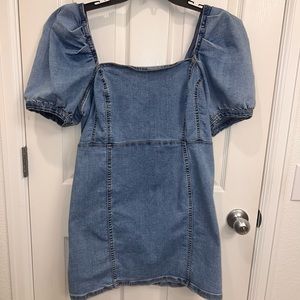 H&M Puff-sleeved Denim Dress
